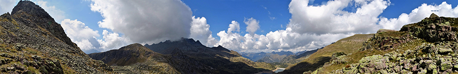 Panoramica dalle pendici delle cresta di vetta del Pizzo Camilla